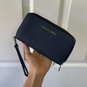 MICHAEL KORS navy wristlet wallet